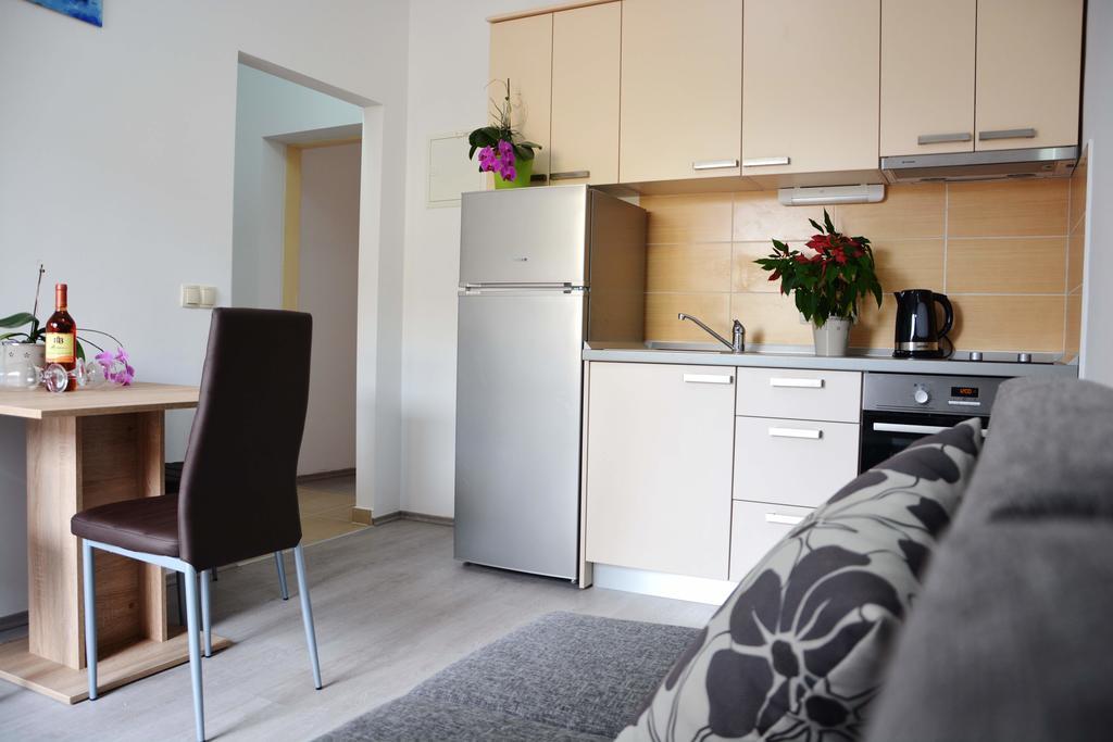 נין Apartments Clara מראה חיצוני תמונה