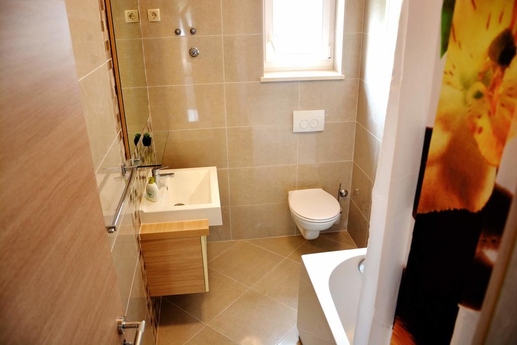 נין Apartments Clara מראה חיצוני תמונה