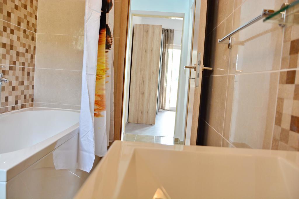 נין Apartments Clara מראה חיצוני תמונה