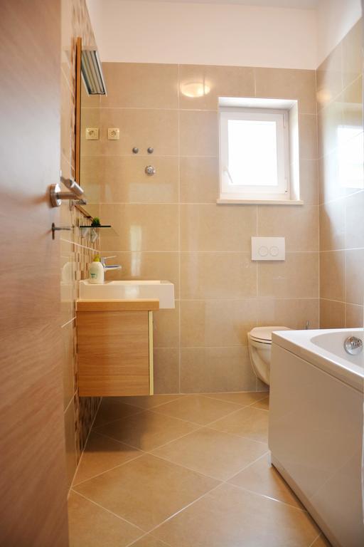 נין Apartments Clara מראה חיצוני תמונה
