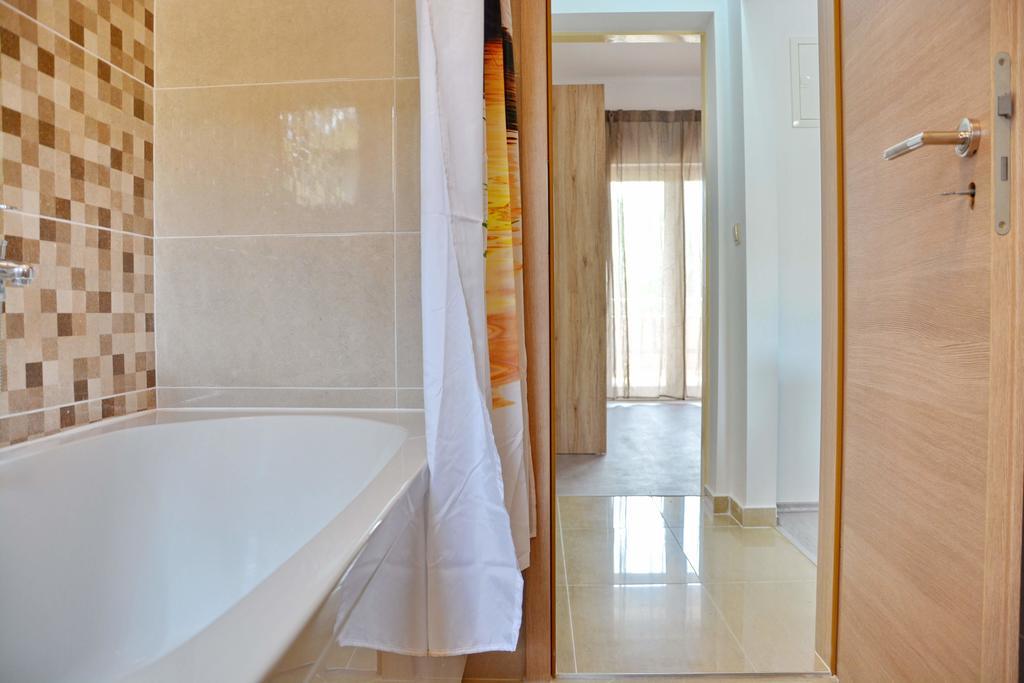 נין Apartments Clara מראה חיצוני תמונה