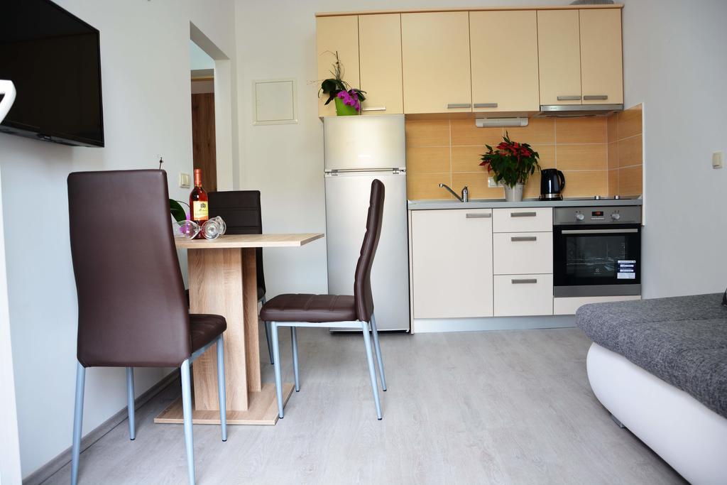 נין Apartments Clara מראה חיצוני תמונה