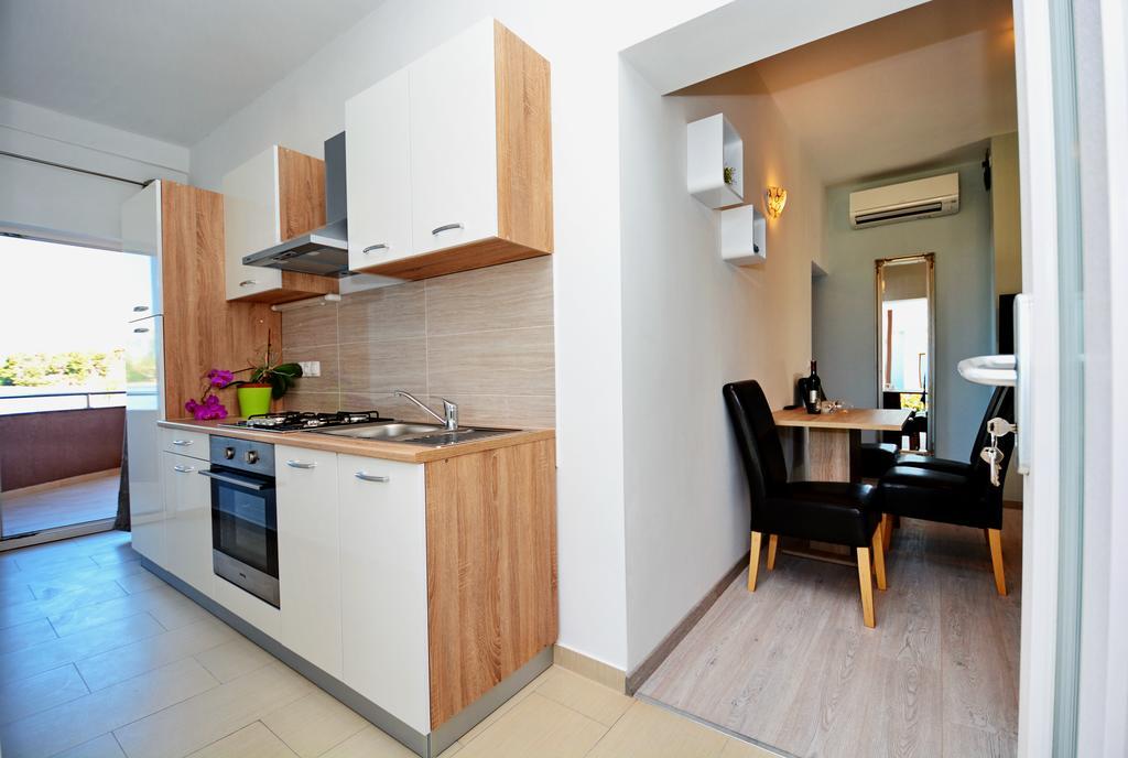 נין Apartments Clara מראה חיצוני תמונה