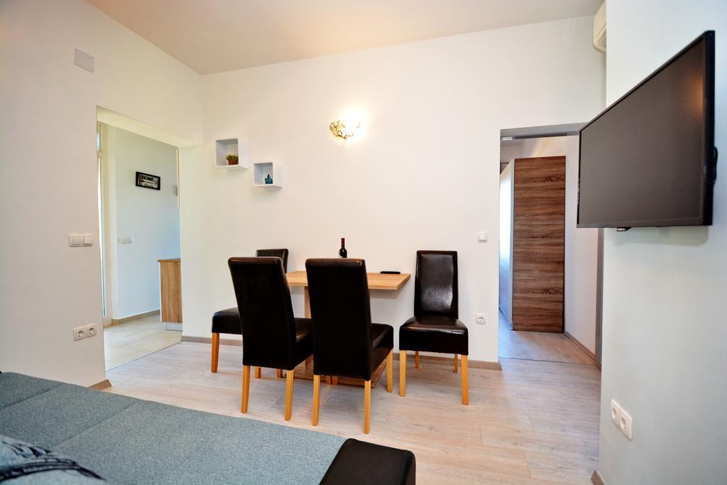 נין Apartments Clara מראה חיצוני תמונה