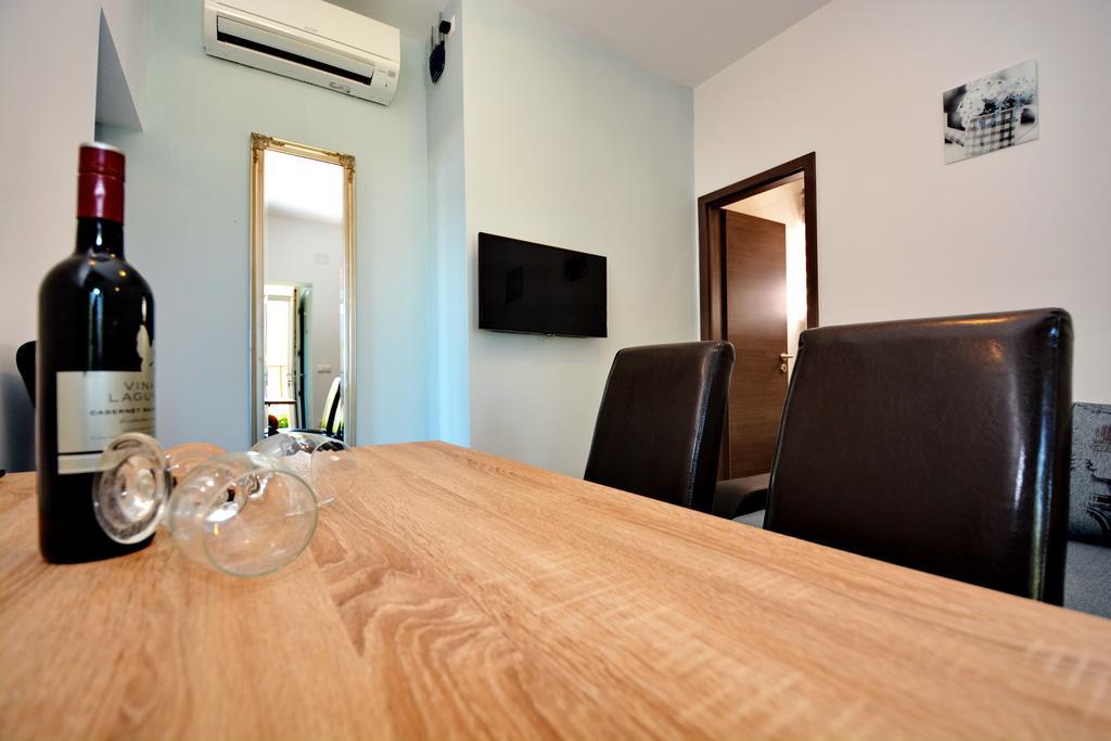 נין Apartments Clara מראה חיצוני תמונה