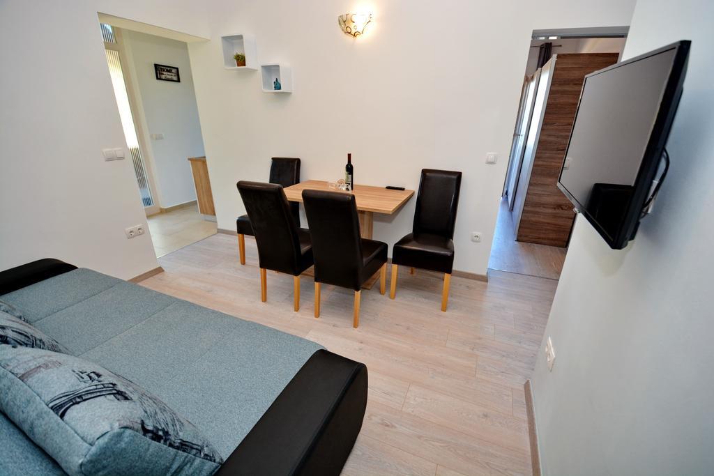נין Apartments Clara מראה חיצוני תמונה
